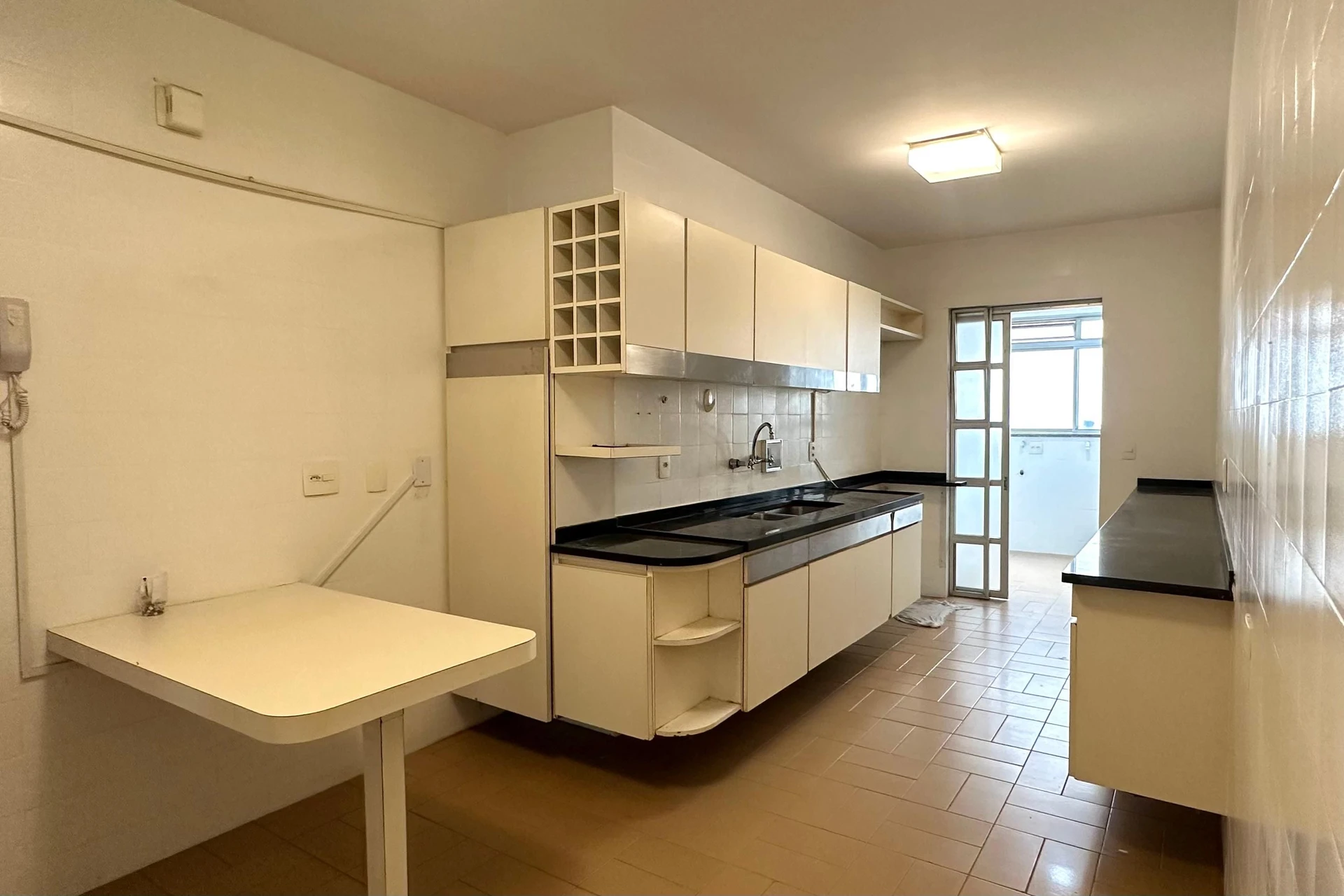 Unfurnished apartment with 2 en-suite bedrooms — photo 19
