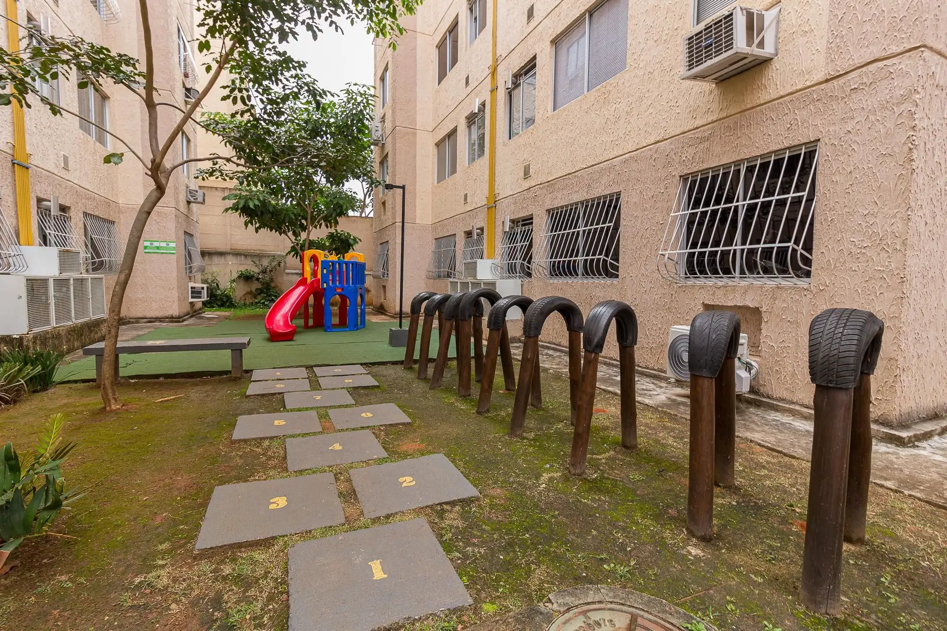 Unfurnished 2-bedroom apartment with 1 parking space — photo 9