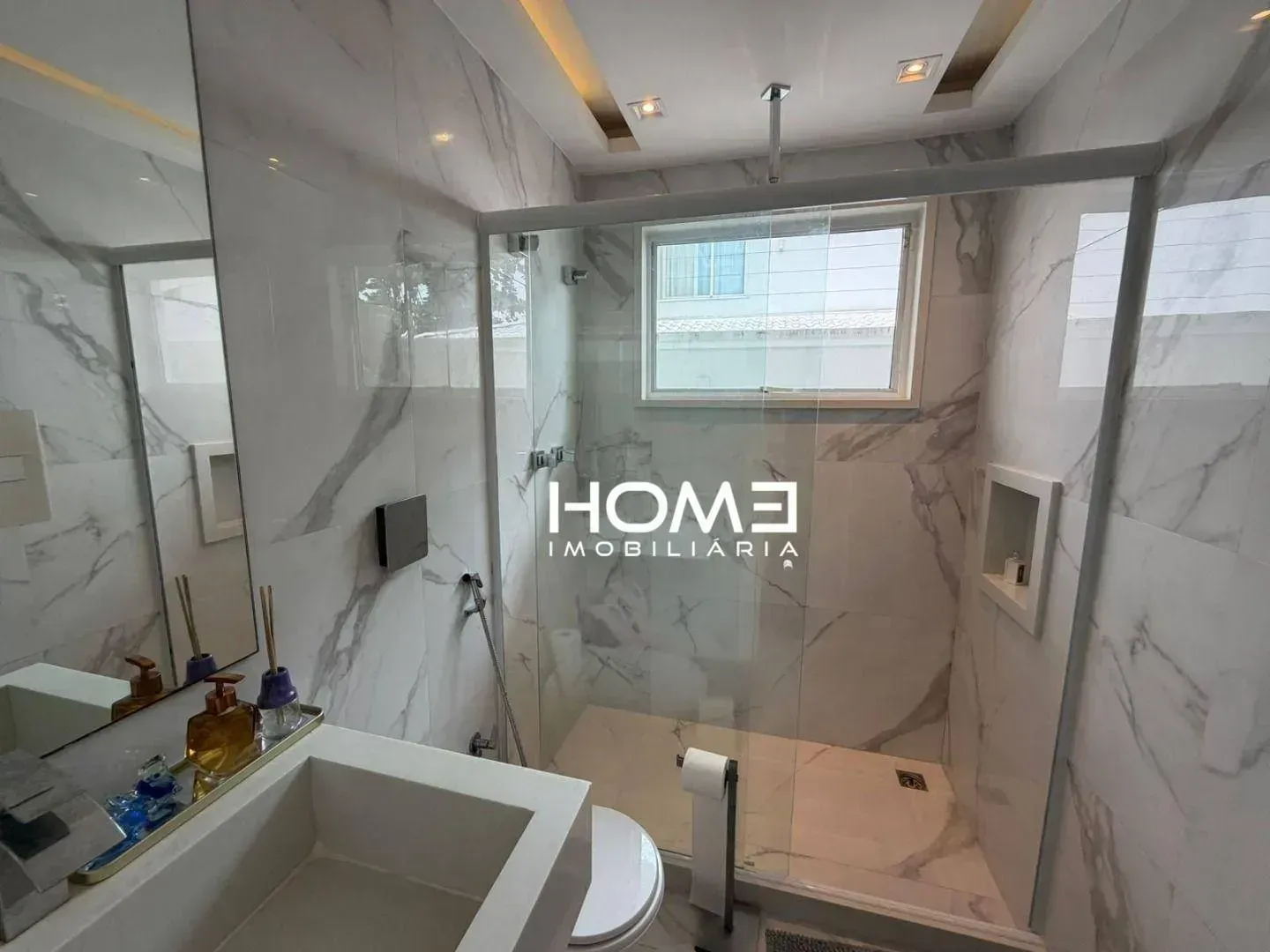 Furnished house with 6 en-suite bedrooms and barbecue — photo 103