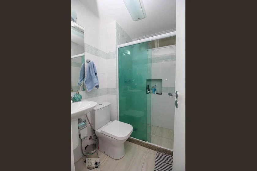 3-bedroom apartment with a glass-enclosed balcony — photo 85