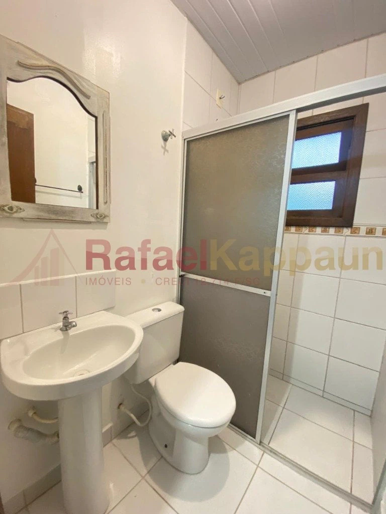 One-bedroom apartment with a mountain view in Florianópolis — photo 12