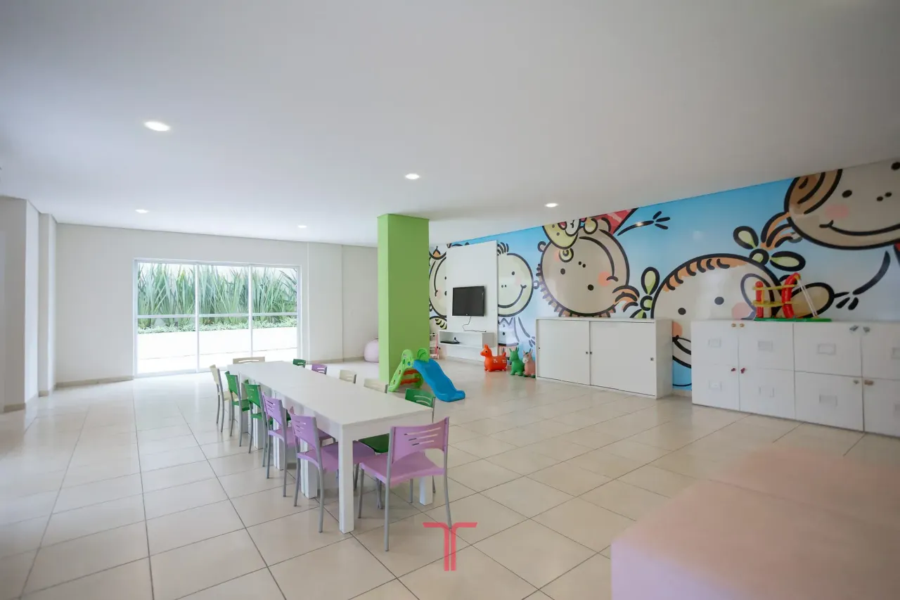 3-bedroom apartment in a building with a pool — photo 18