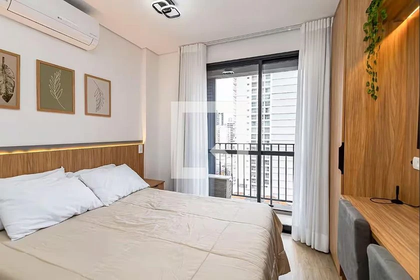 Furnished 1-bedroom apartment with a balcony — photo 4