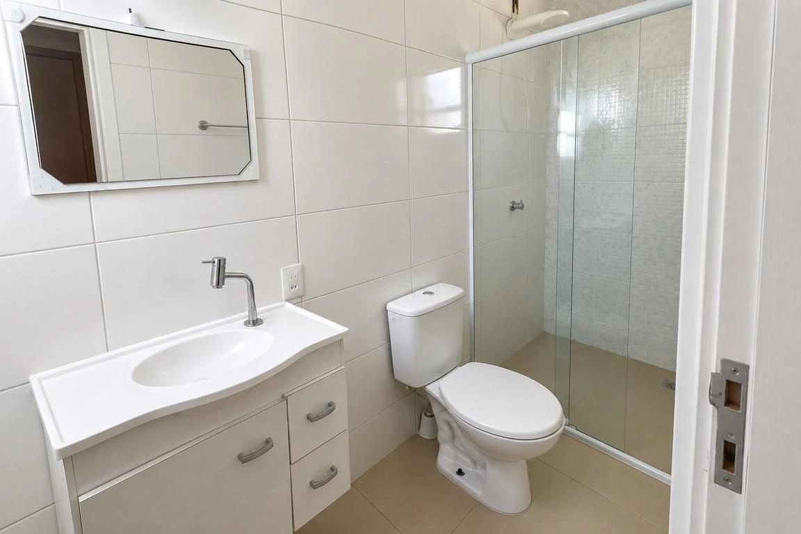 Bathtub in a 4-bedroom house, 330 m² — photo 4