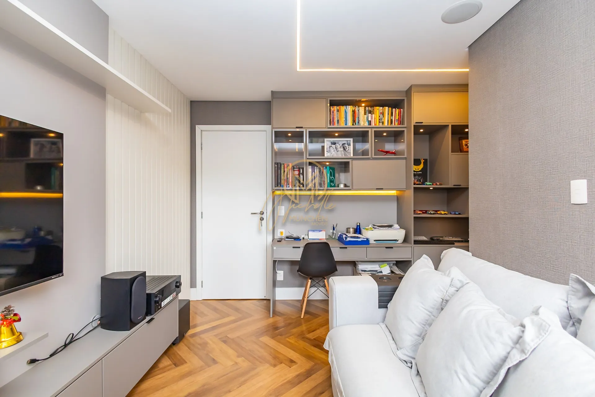 Furnished 462 m² apartment with 4 en-suite rooms — photo 60