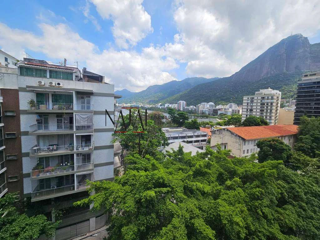Furnished duplex penthouse with 4 bedrooms and 324 m² — photo 17