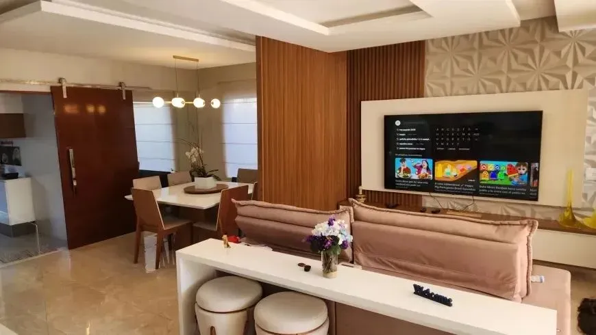 House with 5 bedrooms and an open-plan kitchen — photo 6
