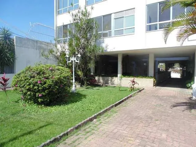 Apartment with a closed-off kitchen and 3 bedrooms — photo 15