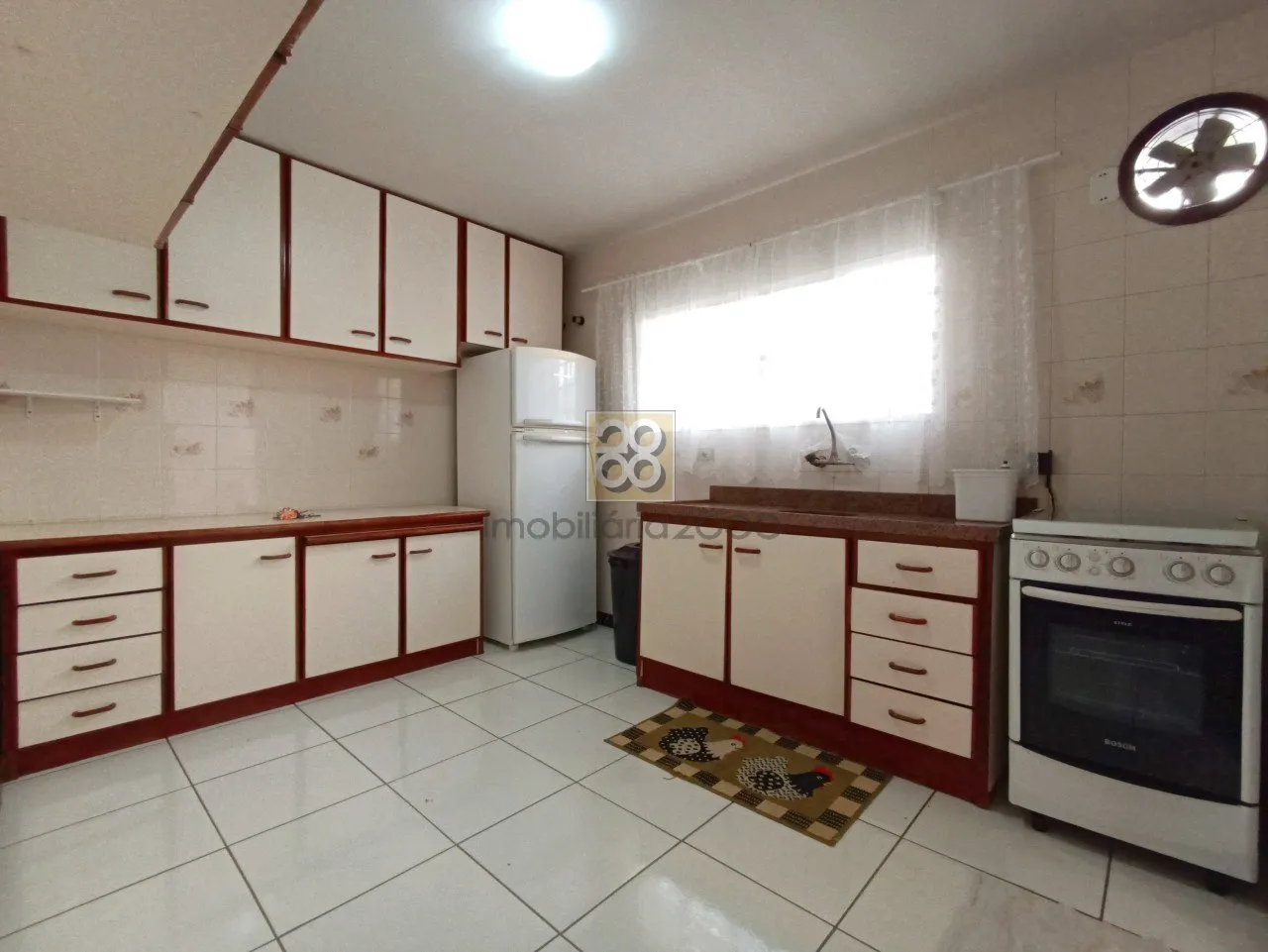 3-bedroom house with a washing machine in Curitiba