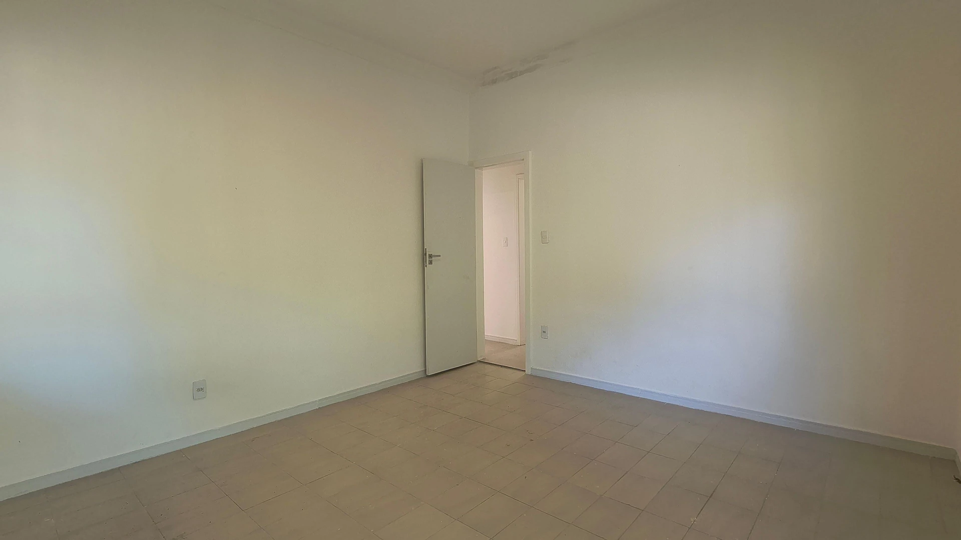 Casa sem mobília com 3 quartos, quintal e churrasqueira — photo 28