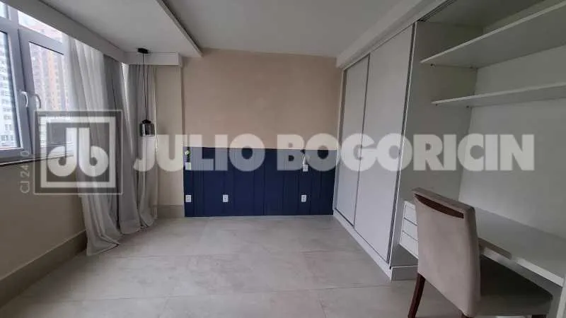 4-bedroom apartment with floor-to-ceiling windows — photo 13