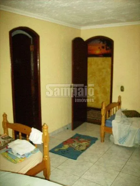 4-bedroom house with 2 bathrooms and a balcony grill — photo 25