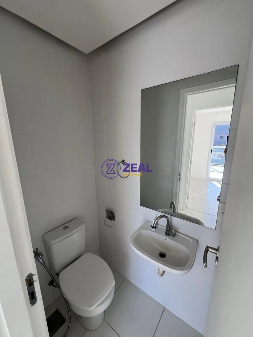 Duplex-style top unit with 3 bedrooms and 5 baths — photo 9