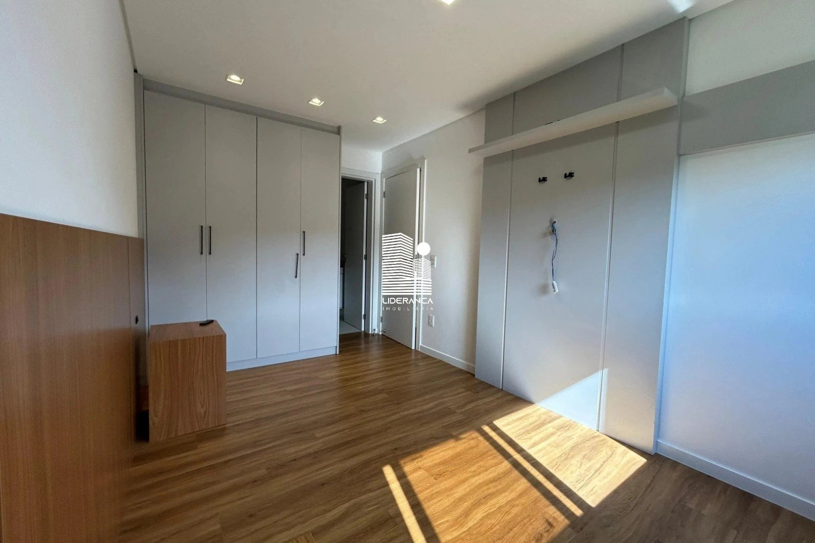 Furnished apartment, 64 m², with a home office — photo 16