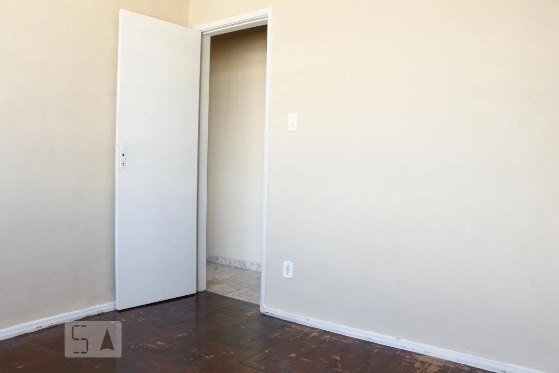 Unfurnished apartment with 2 bedrooms and a private BBQ — photo 18