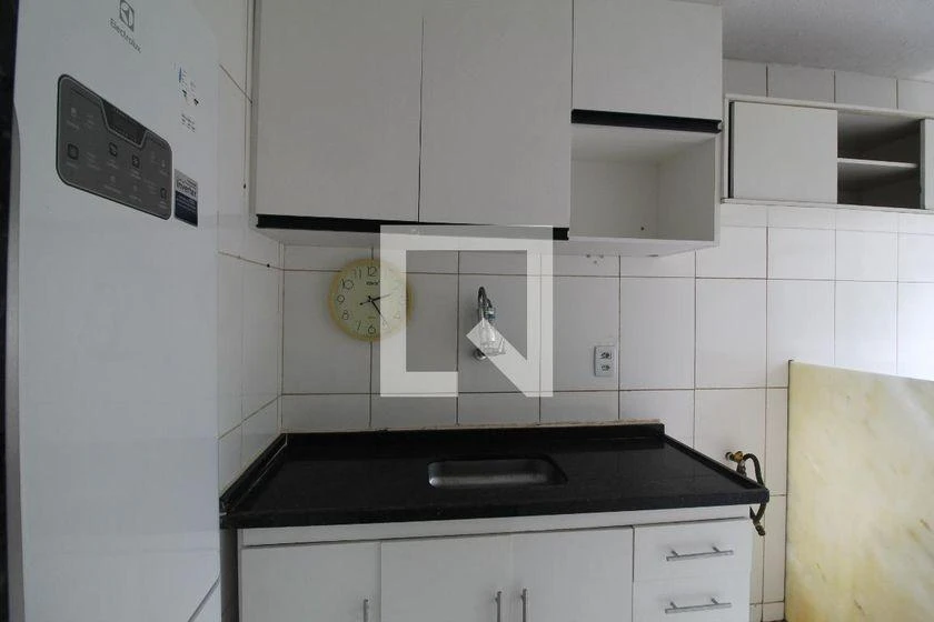 3-bedroom apartment in a building with a pool — photo 6