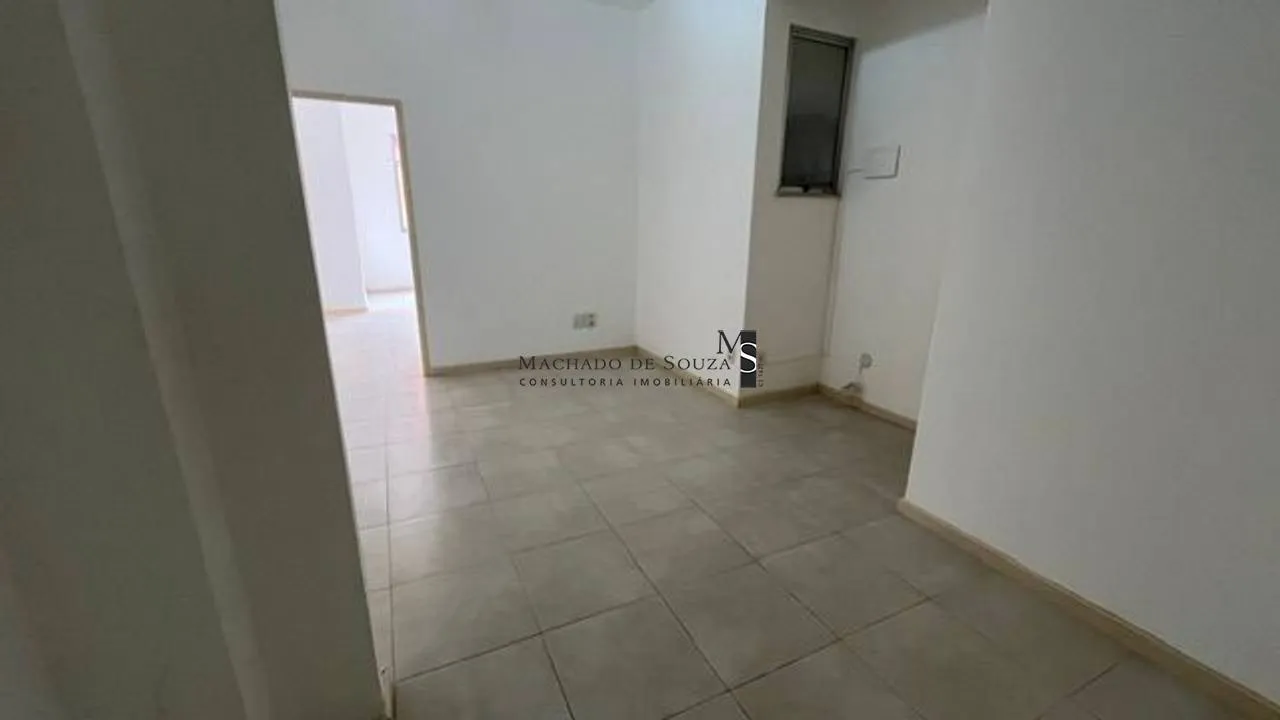 One-bedroom apartment with a mountain view in Rio de Janeiro — photo 13