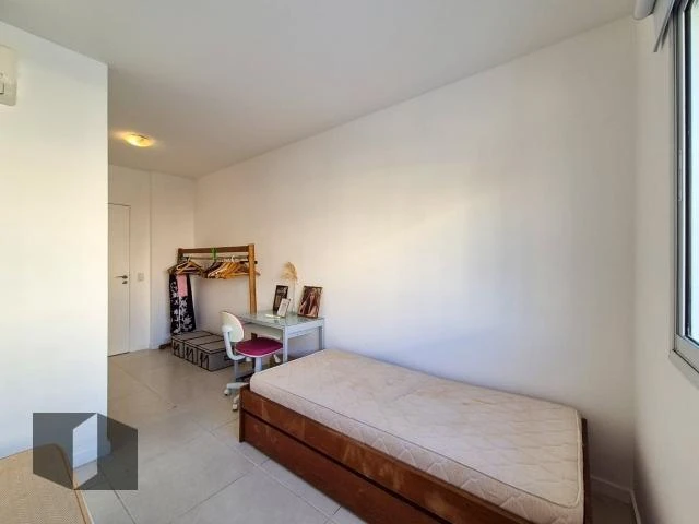 Apartment with 4 bedrooms and 4 bathrooms — photo 24