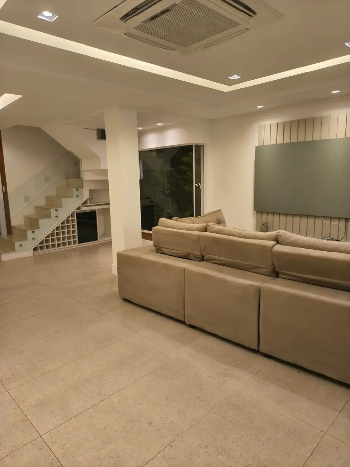 3-floor house with 4 en-suite bedrooms and 5 baths — photo 15