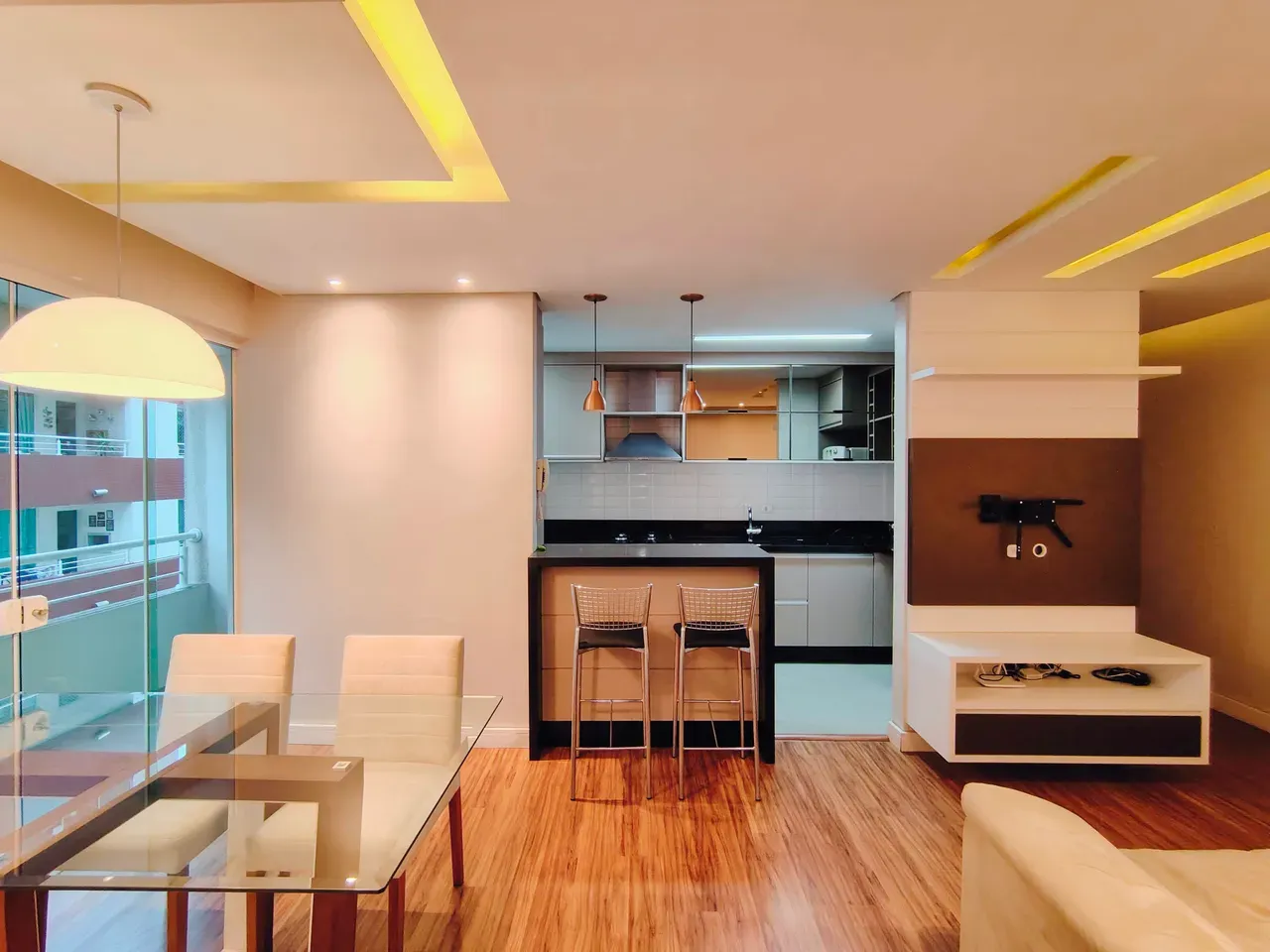 Furnished 2-bedroom apartment with balcony and grill