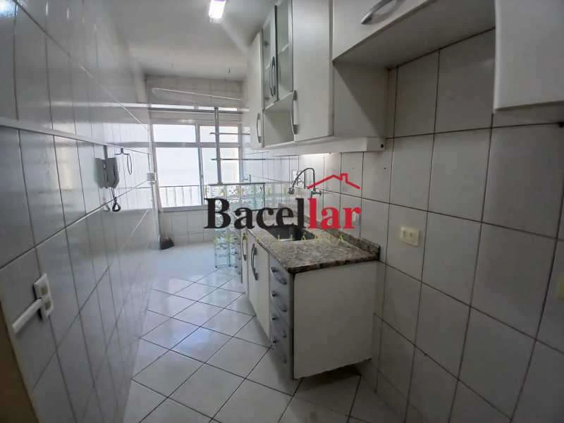 Top-floor apartment with 2 bedrooms and 2 baths, 122 m² — photo 2
