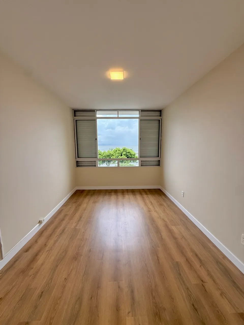 Вид на воду та 4 спальні: квартира 161 м² — photo 4