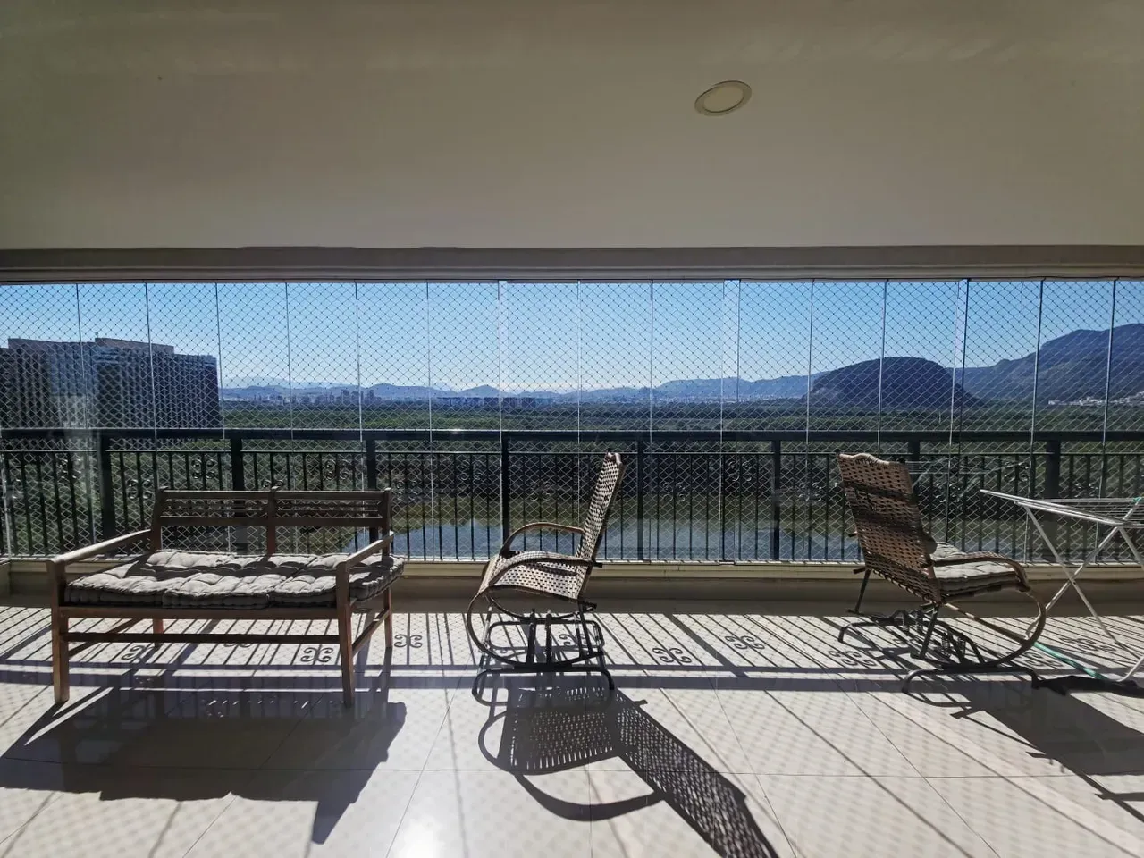 Furnished apartment with 4 bedrooms, 5 bathrooms and 195 m² — photo 14