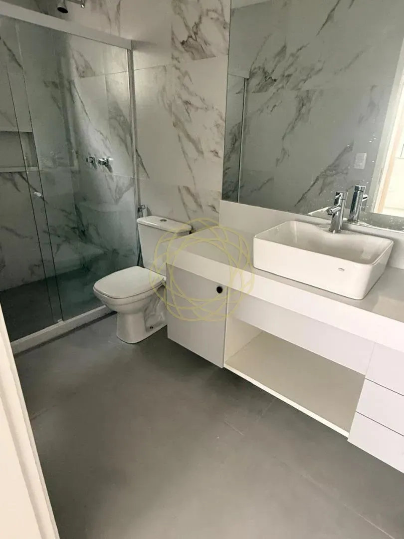 Casa com 4 quartos e 5 banheiros, 280 m² — photo 26