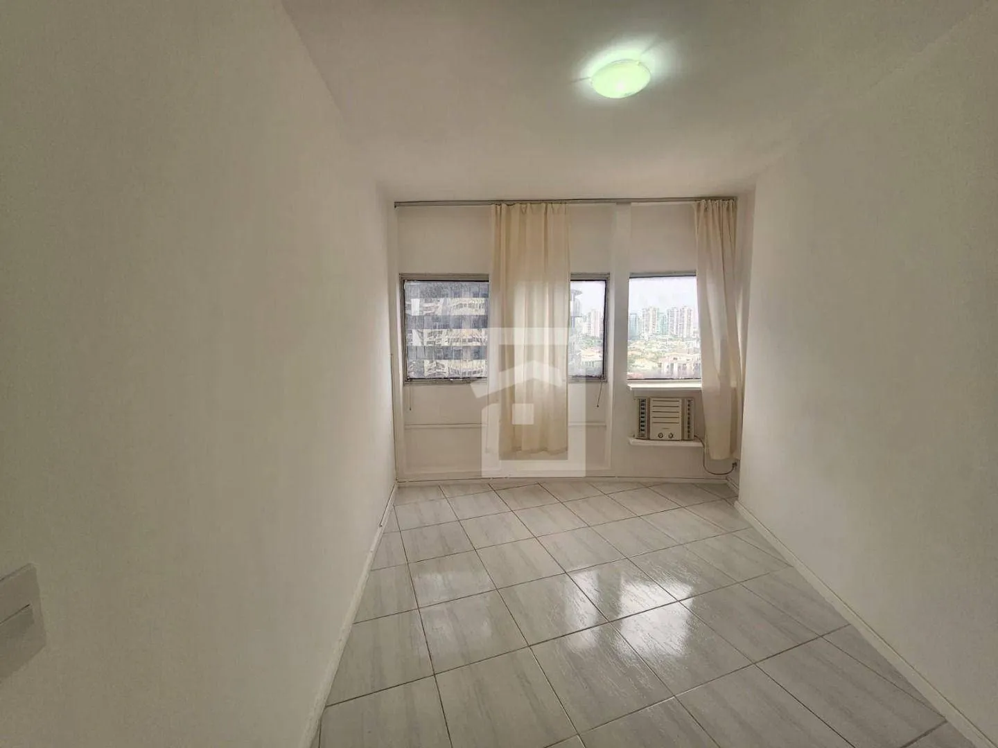 36 m² 1-bedroom suite apartment with parking — photo 4