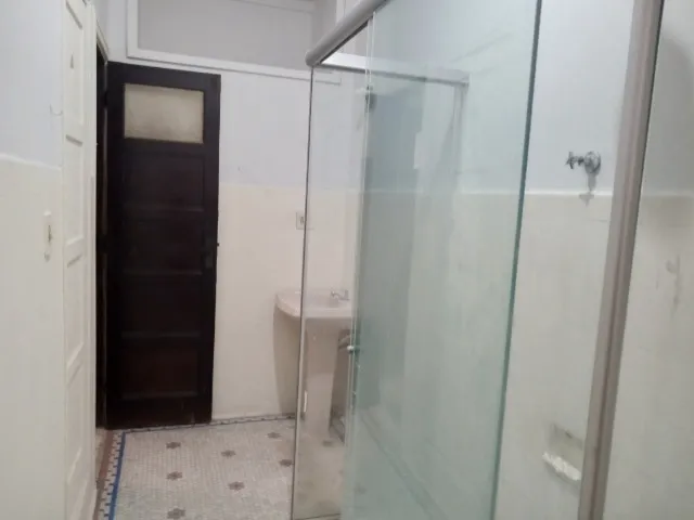 Unfurnished 1-bedroom apartment with separate kitchen — photo 9