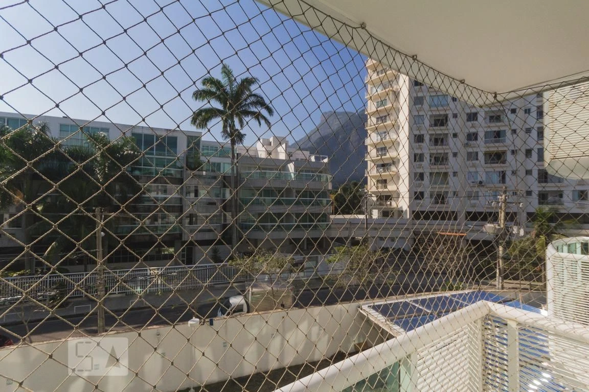 Furnished apartment with 2 en-suites and a balcony — photo 38
