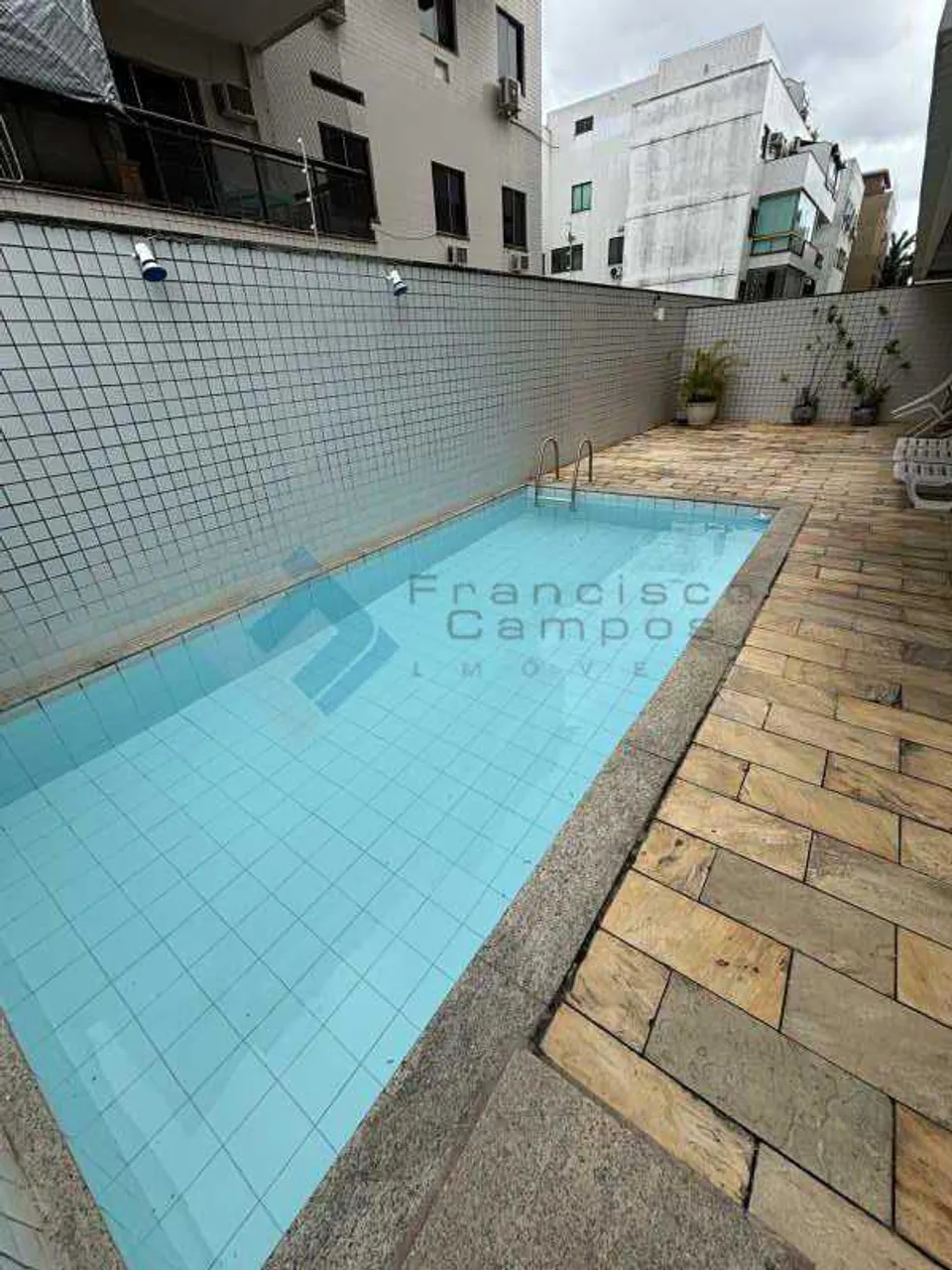 3-bedroom apartment with a glass-enclosed balcony — photo 13