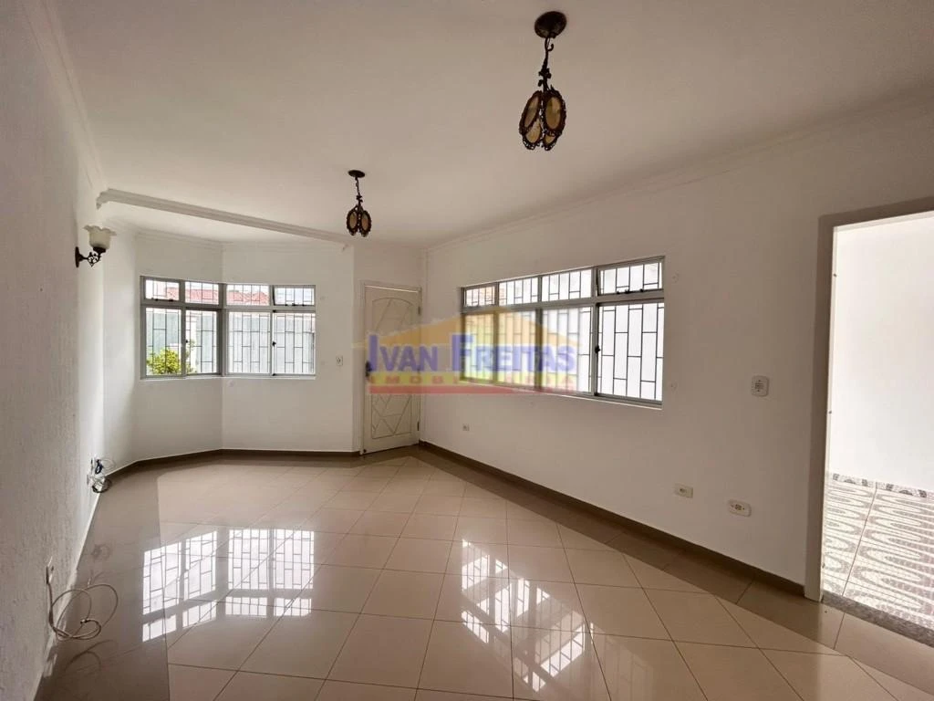 3-bedroom house with a walk-in closet in Curitiba — photo 7