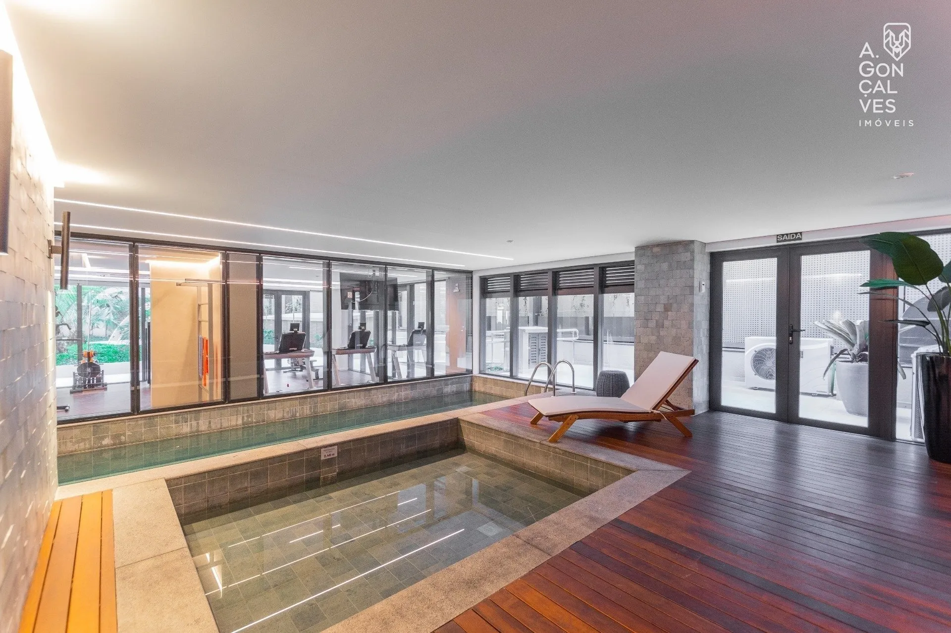Furnished 223 m² apartment with 3 en-suites and 3 parking spots — photo 29