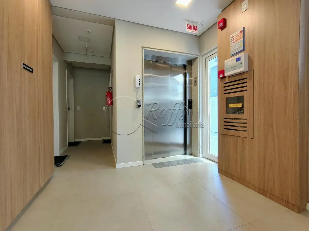Furnished 20 m² studio with 1 bedroom and glass shower — photo 14