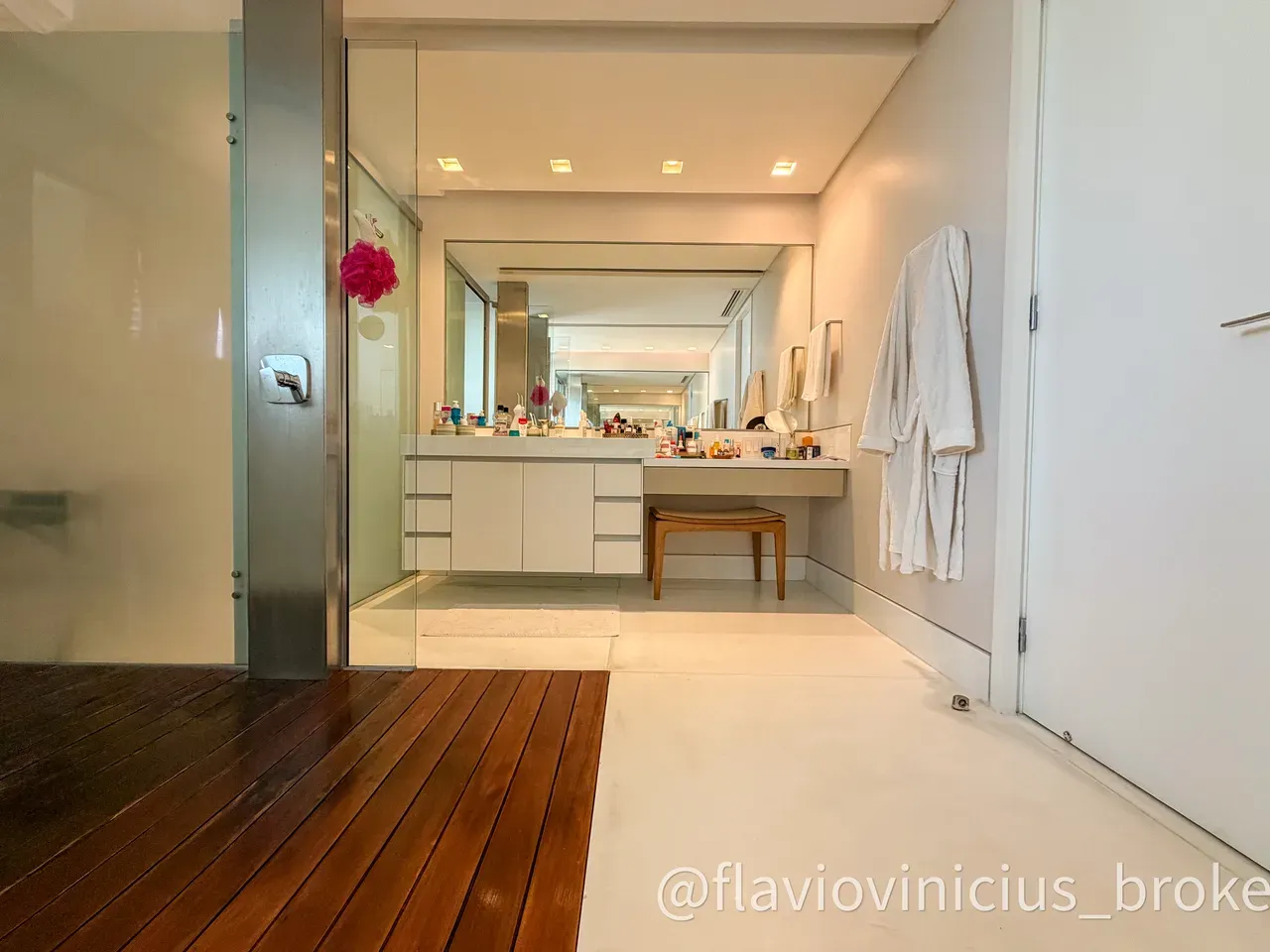 Apartamento mobiliado de 400 m² com 4 suítes e jardim — photo 55