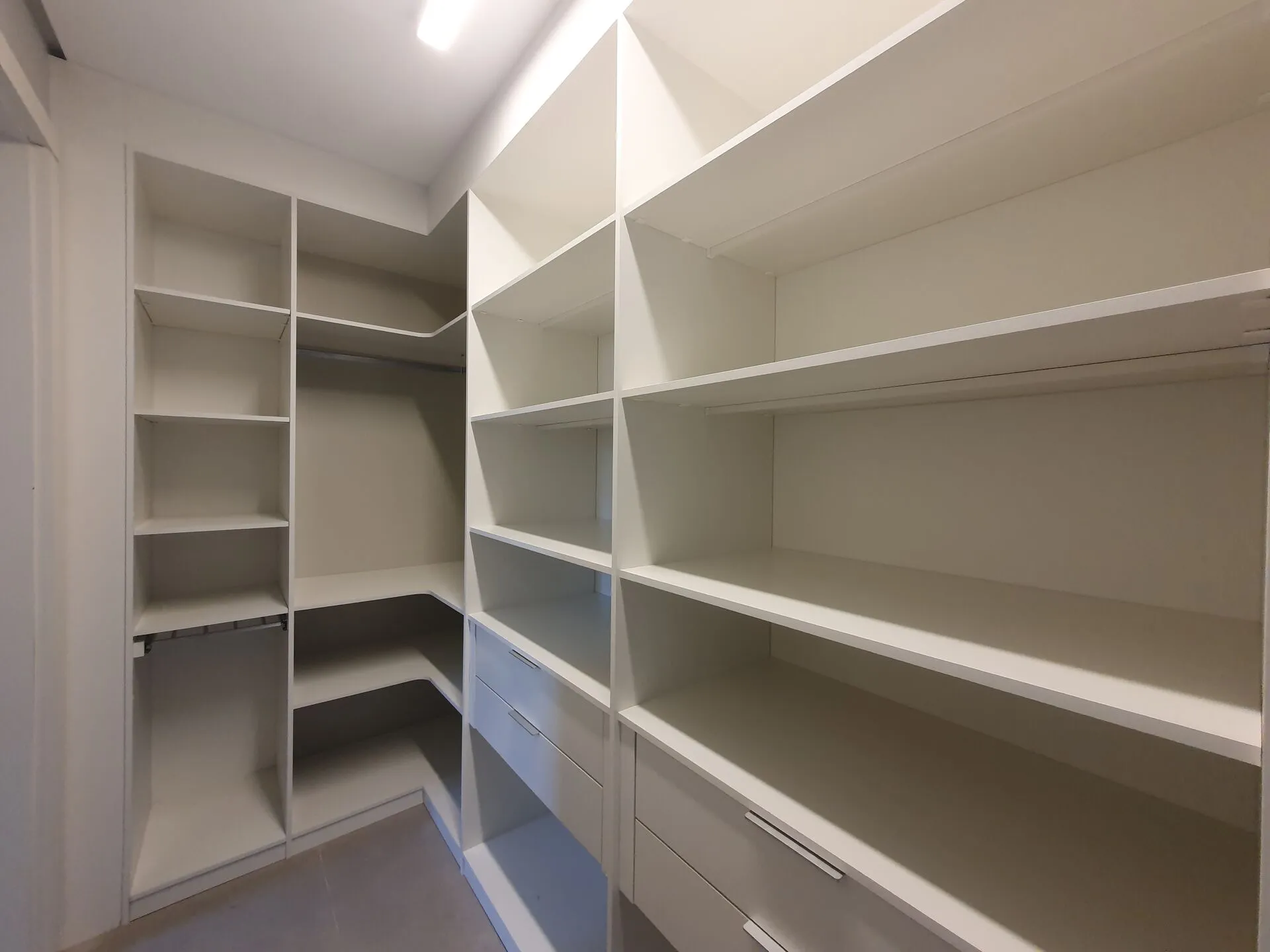 Гардеробна та 3 спальні: будинок 188 м² — photo 25