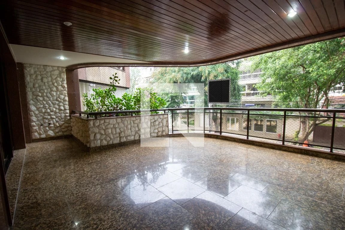 Apartment, 184 m², with a bathtub