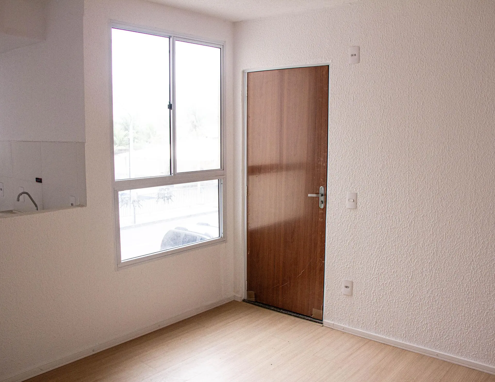 2-bedroom apartment with 1 bathroom and wood floors