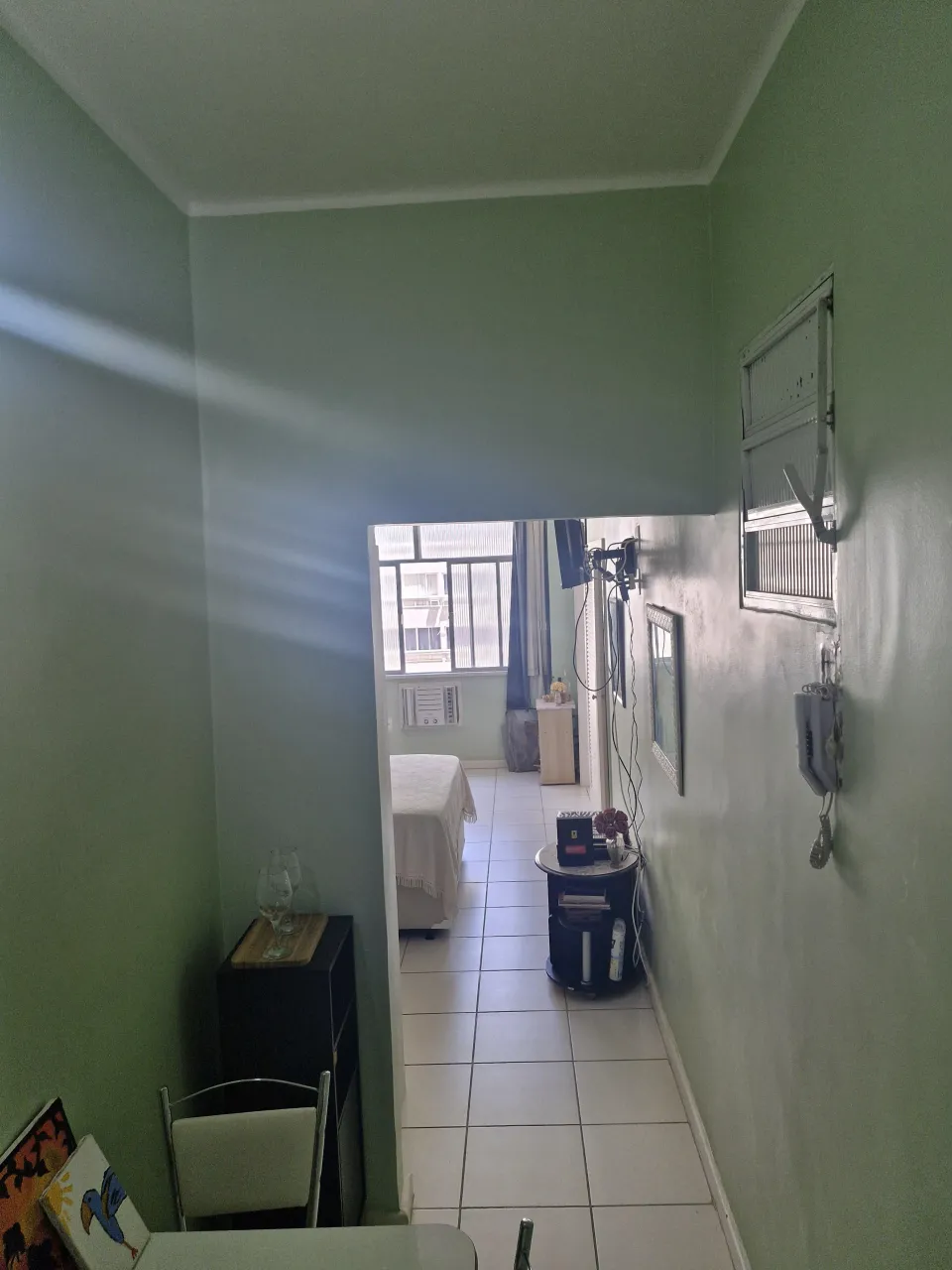 Furnished studio apartment with compact gas kitchenette — photo 6
