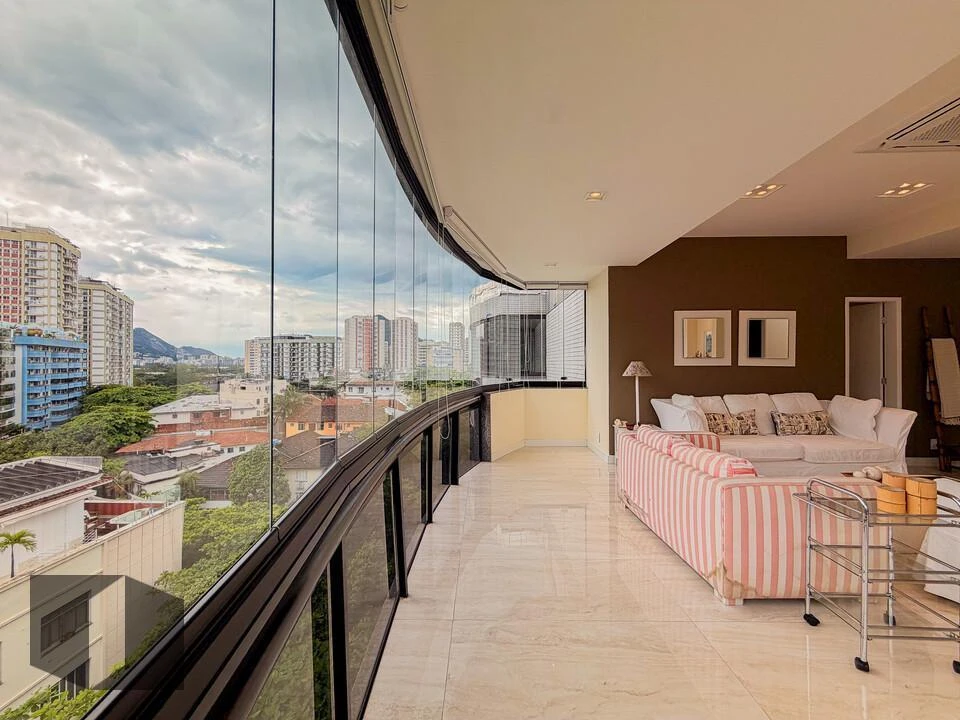 Furnished apartment, 186 m², with a grill on the balcony — photo 12