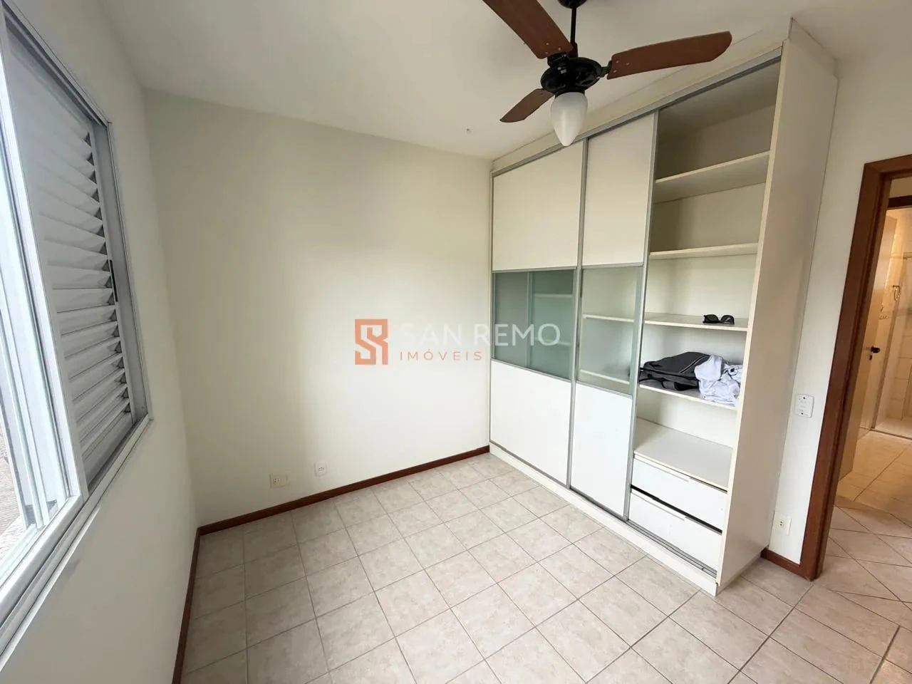 Glass-enclosed balcony in a 3-bedroom apartment, 92 m² — photo 6