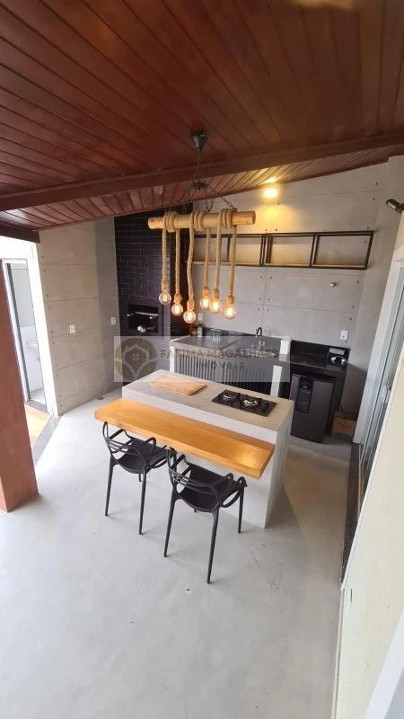 Rental house with 4 en-suite bedrooms and 226 m² — photo 2