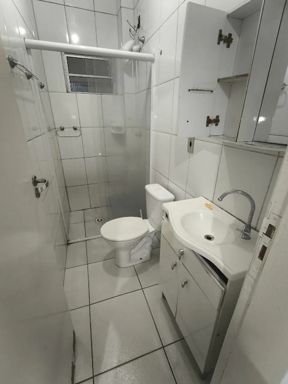 One-bedroom apartment with a washing machine — photo 4