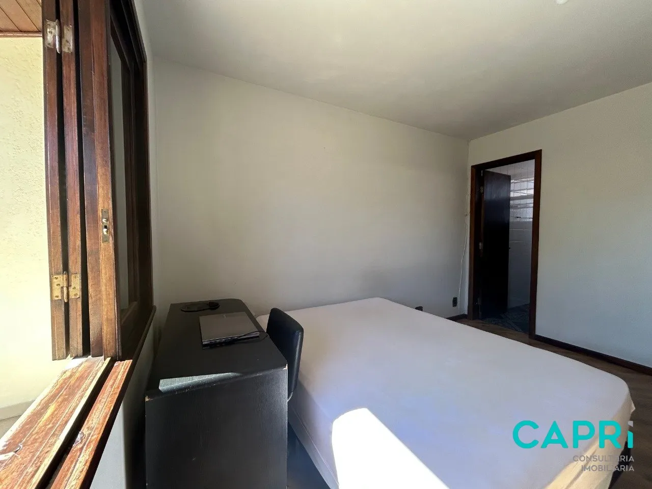 House with 4 bedrooms and a private BBQ — photo 17