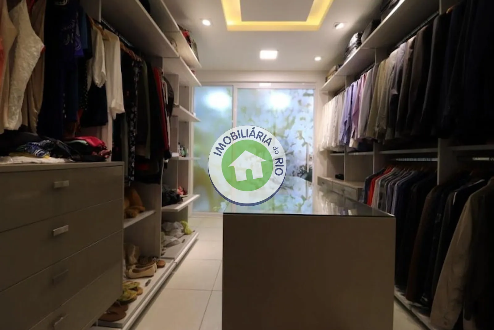 Apartamento mobiliado com 4 quartos e 350 m² — photo 42