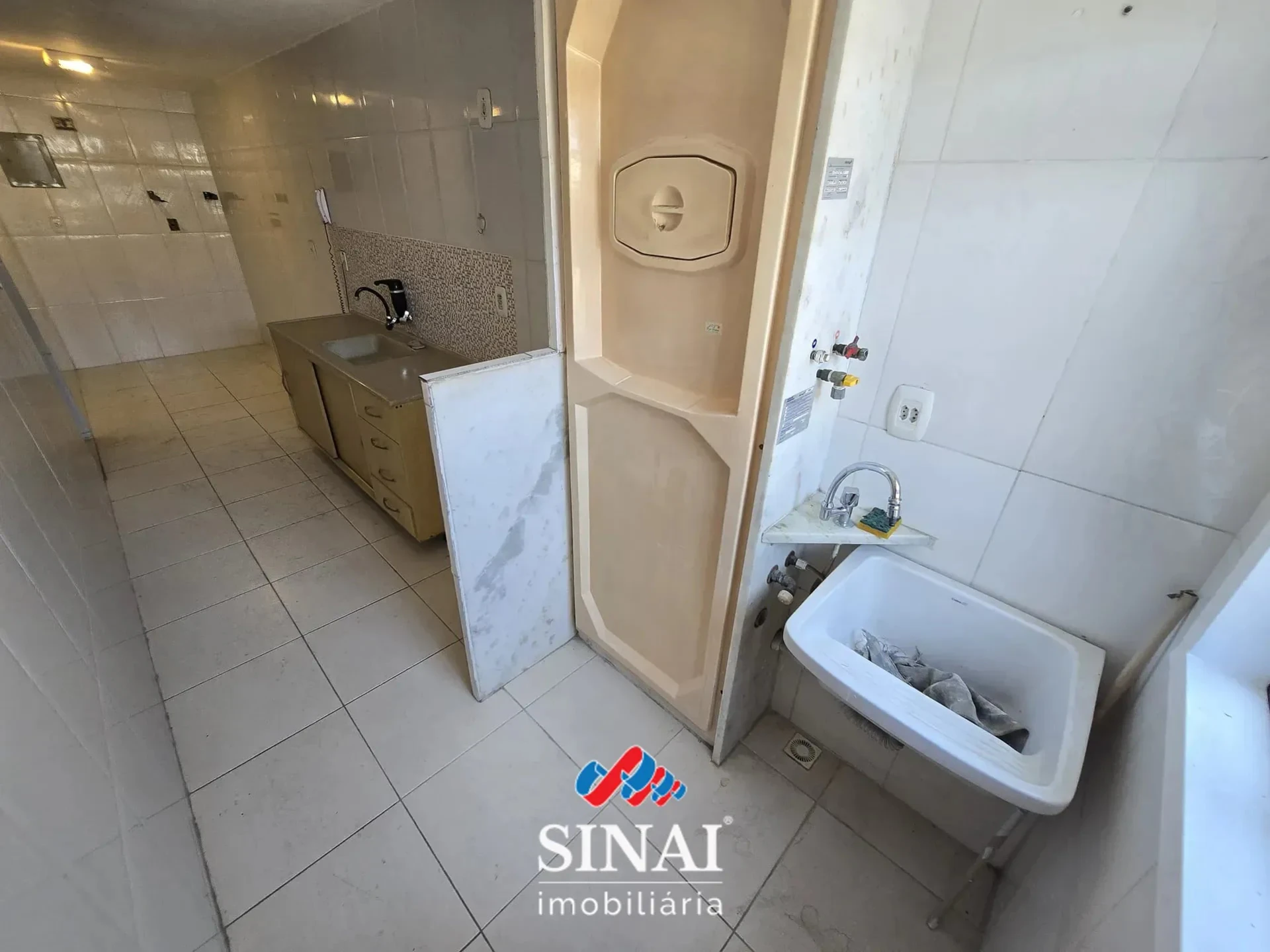 2-bedroom apartment with a washing machine — photo 11