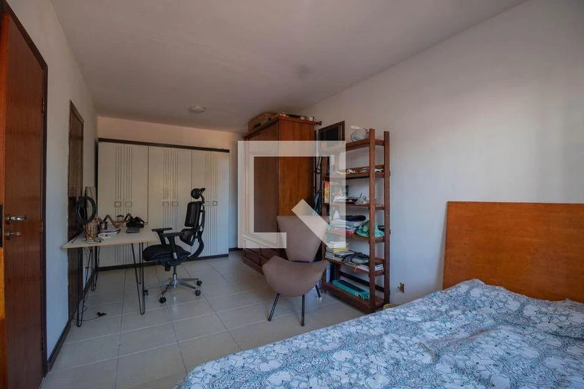 Casa de 450 m² con 6 dormitorios y 4 baños — photo 10