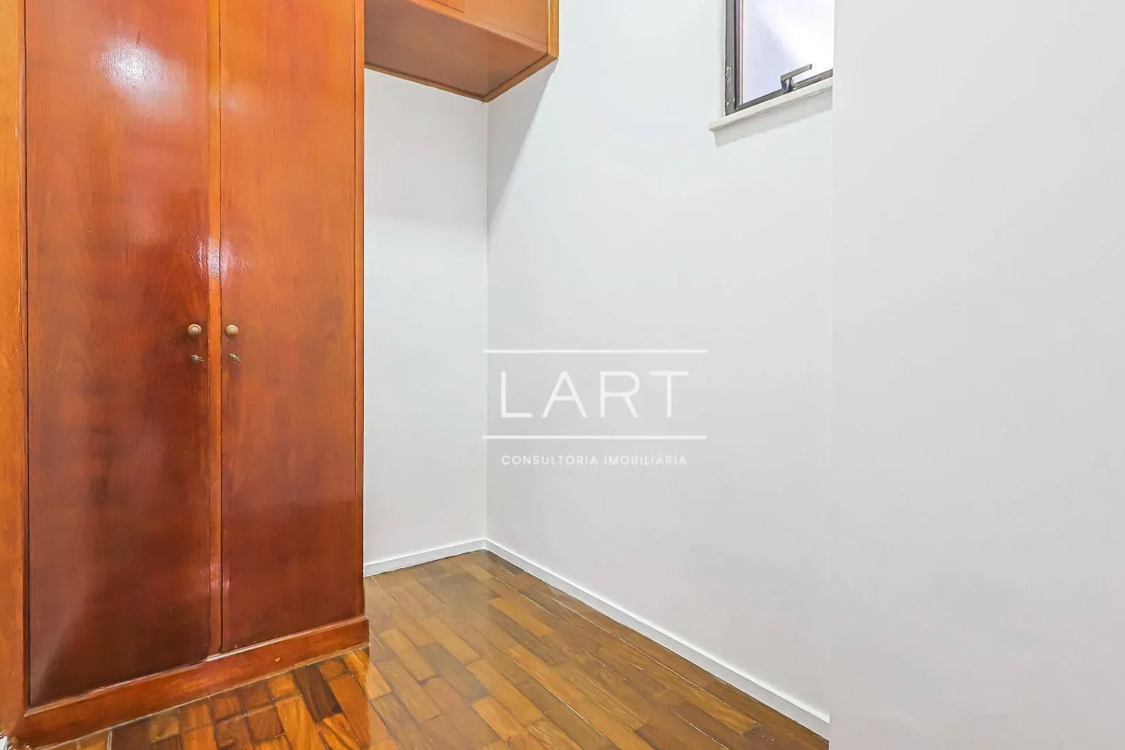 4-bedroom apartment with balcony and 227 m² — photo 29
