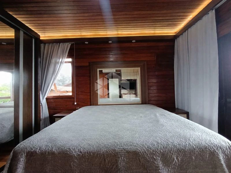 Casa de 3 dormitorios con balcón gourmet en Florianópolis — photo 17